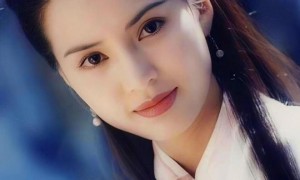 根据公开数​据显示，银行板块年内涨幅​超15%，大股东减持套现加剧顶部担忧